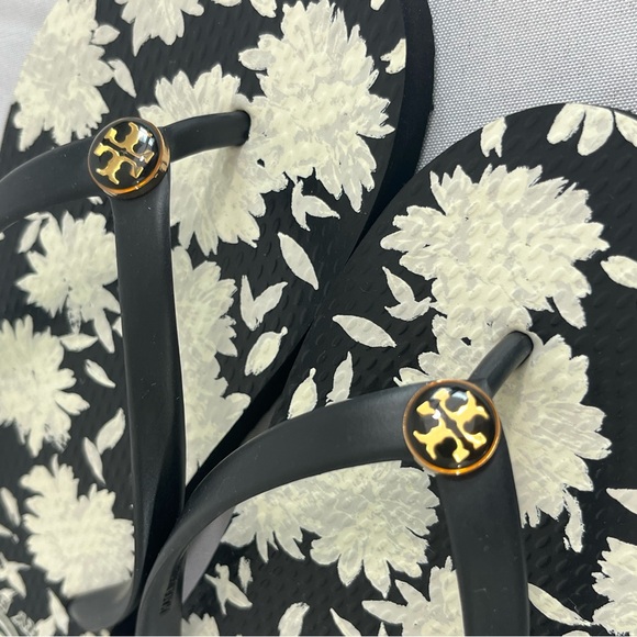 Tory Burch Black and White Floral Sandals - Picture 10 of 13
